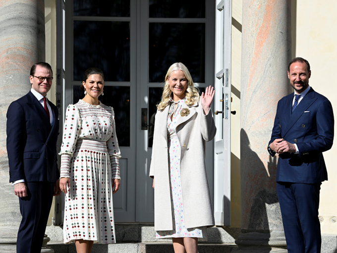 The Crown Prince and Crown Princess were welcomed by Crown Princess Victoria and Prince Daniel at Haga Palace, the official residence of Sweden’s Crown Princess and Prince. Anders Wiklund / NTB